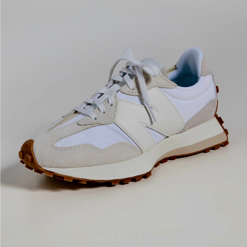 New Balance 327 Sneakers